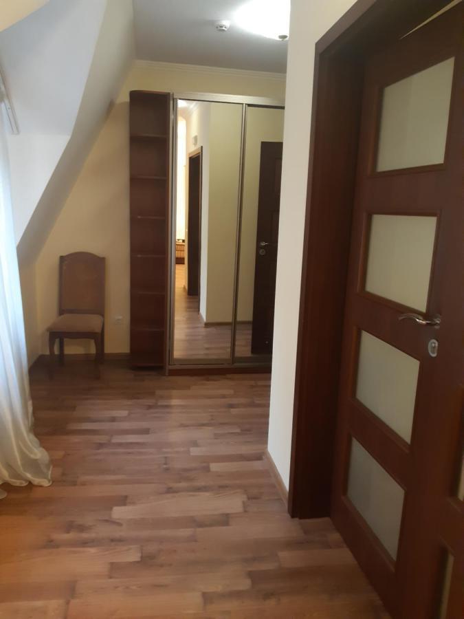 Затишна Оселя В Центрі Львова Lviv Luaran gambar